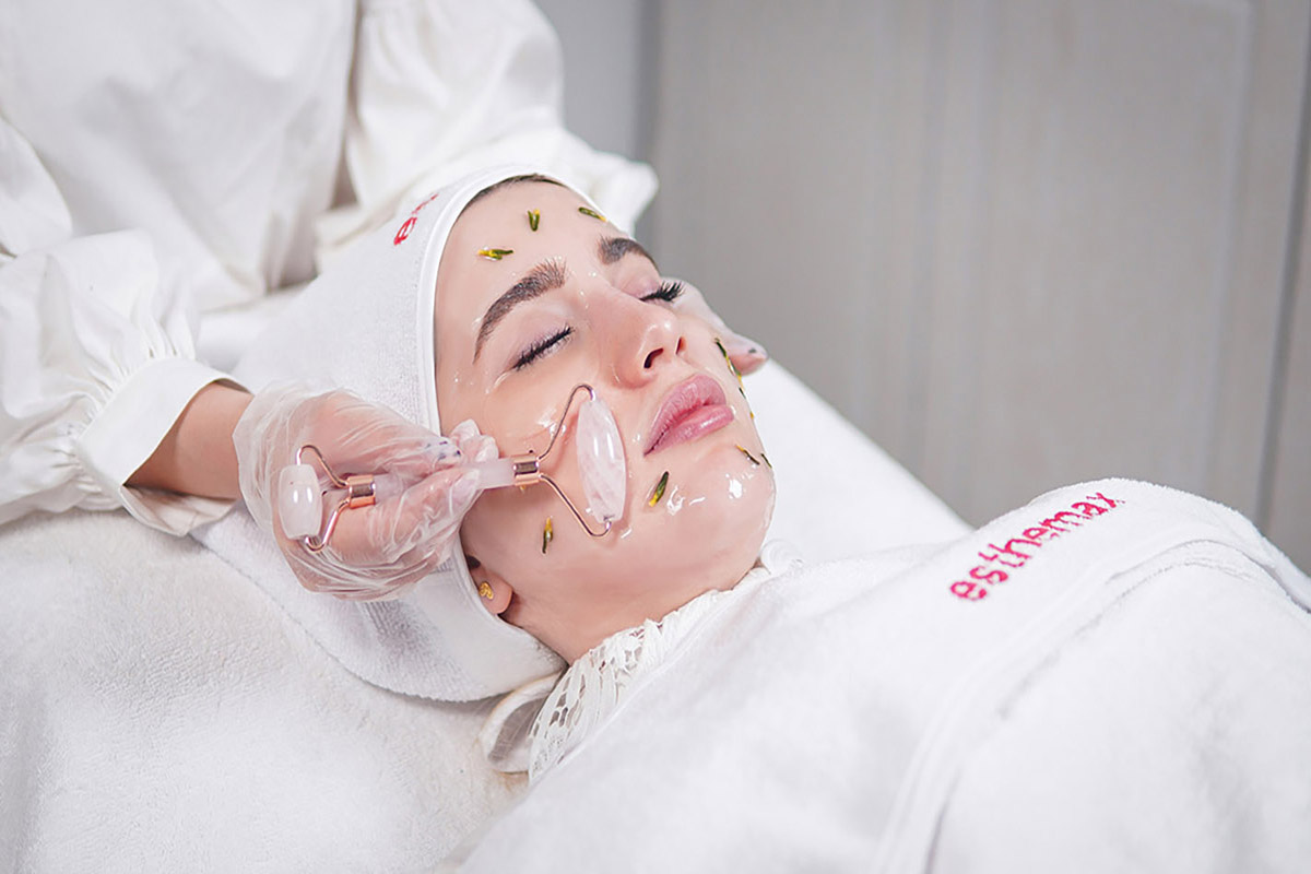 Layering Luxury: How Advanced Creams Support Long-Term Skin Vitality